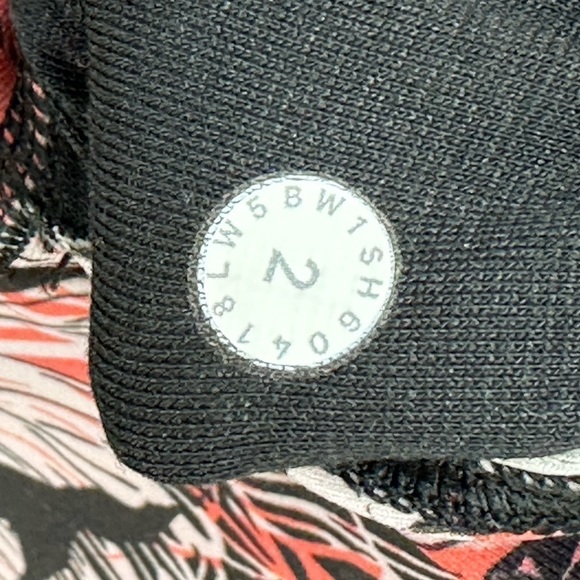 Lululemon Wunder Under Luxtreme High Rise Artisan Spring Lunar New Year Size 2 - Picture 4 of 11